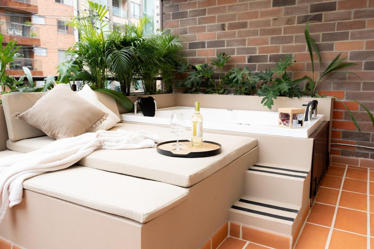New W Private Jacuzzi & Ac Medellín